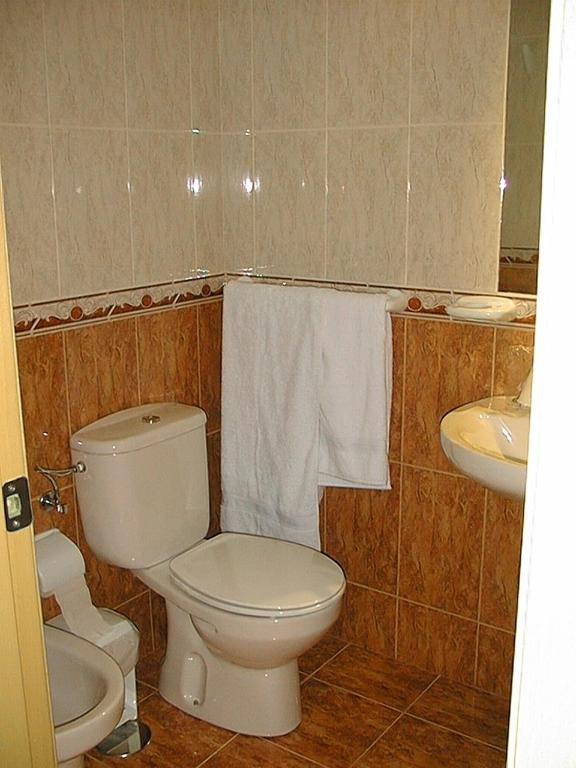 Hostal Restaurante Hermanos Zamora Palma del Río Oda fotoğraf