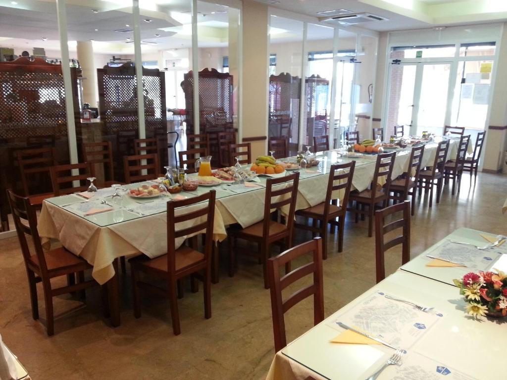 Hostal Restaurante Hermanos Zamora Palma del Río Dış mekan fotoğraf